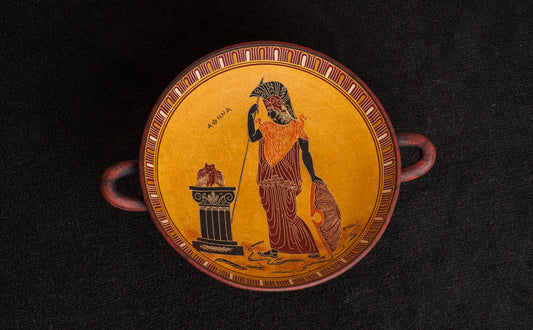 Kylix Ática — Atena com Coruja · Cerâmica Pintada à Mão